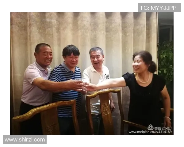 足球明星帅哥童颜照大揭秘他们的青春岁月与风采重现